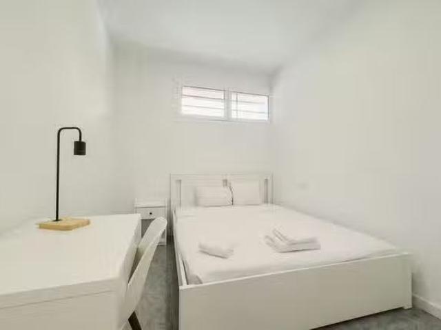 ¡Oferta! Habitación en Riera de Can Toda, La Salut