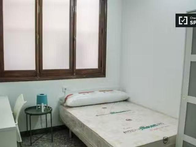 ¡Renta! Habitación en Sant Francesc, Valencia, piso de 10 habi.