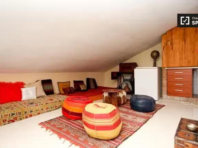 Encantador Habitación privada en piso compartido en Albaicín.