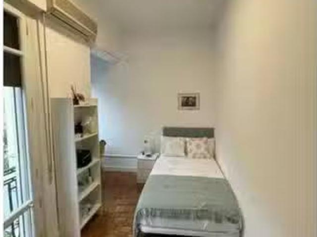 Único Se alquila habitación en apartamento de 7 dormitorios en.