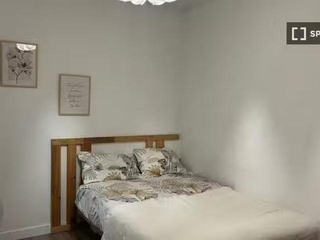 ¡En alquiler! Se alquila habitación en Canyelles, Barcelona