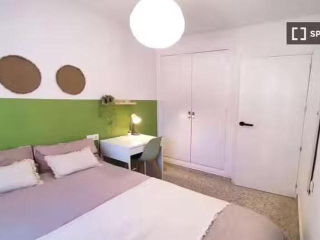 Nuevo Se alquila habitación en piso compartido de 4 habitacion.