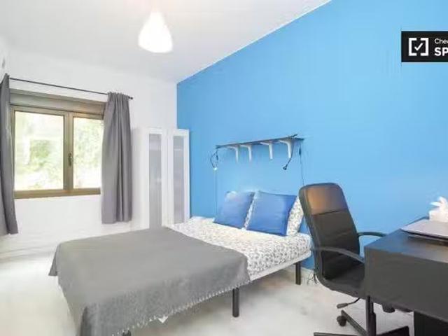 Acogedor Se alquila habitación en piso compartido de 5 habitac.