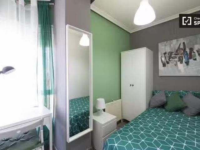 Bonito Se alquila habitación en piso compartido en Alcalá de H.
