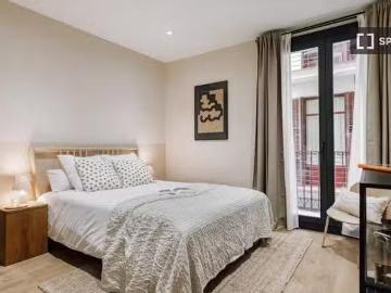 Barato Se alquila habitación en piso compartido en Barcelona
