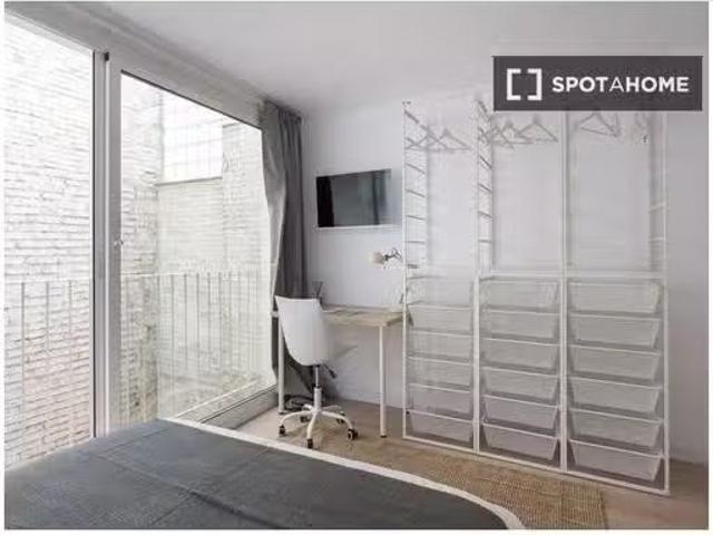 ¡Recién llegado! Se alquila habitación en un Coliving en Ciuta.