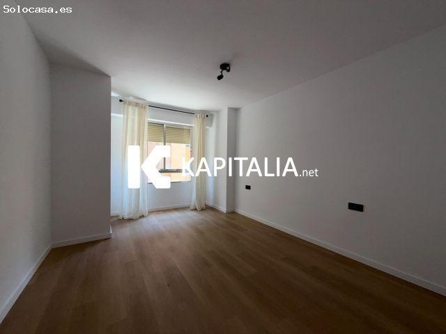 BONITO PISO COMPLETAMENTE REFORMADO, CON GARAJE Y A UN PASO DE LA UNIVERSIDAD