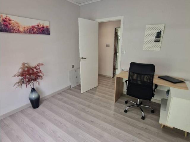 BONITO PISO CON MUEBLES Y ELECTRODOMESTICOS