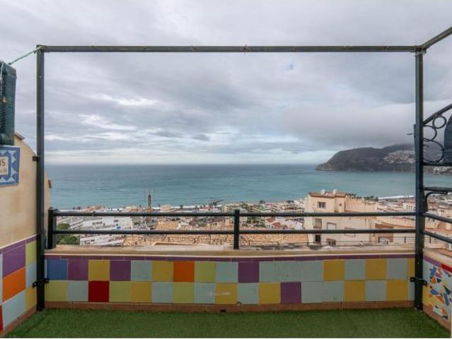 Bonito piso con terraza en La Herradura