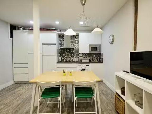 Nuevo Piso de 1 habitación en Calle de San Buenaventura, Palacio