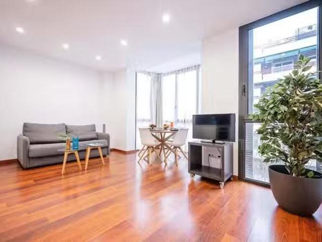 ¡Recién llegado! Piso de 1 habitación en Carrer d'Aragó