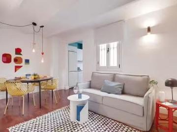 Apartamento en alquiler en Sant Antoni, Barcelona