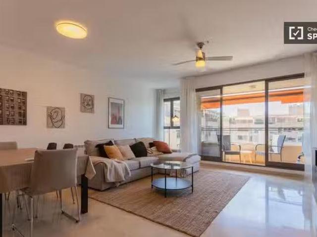 ¡Oferta! Piso de 3 habitaciones en alquiler en Sant Pau, Valen.