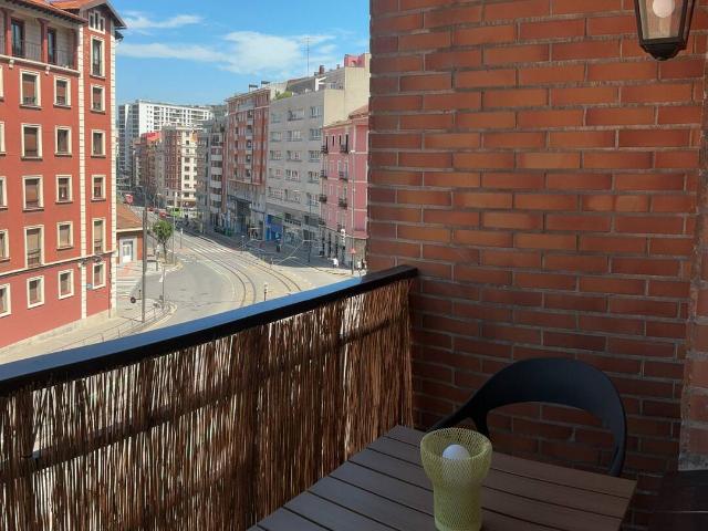 BONITO PISO REFORMADO CON TERRAZA JUNTO AL HOSPITAL DE BASURTO ALQUILER TEMPORAL