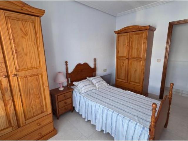 BONITO Y CONFORTABLE PISO RECIÉN REFORMADO, CON TERRAZA Y ASCENSOR EN ZONA DE AV BARCELONA