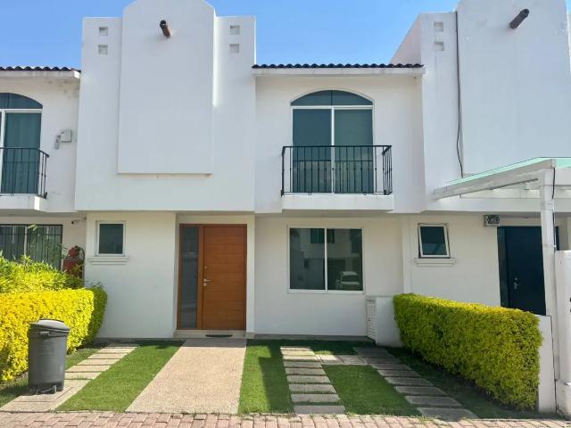 BONITA CASA AMUEBLADA EN QUINTA REAL