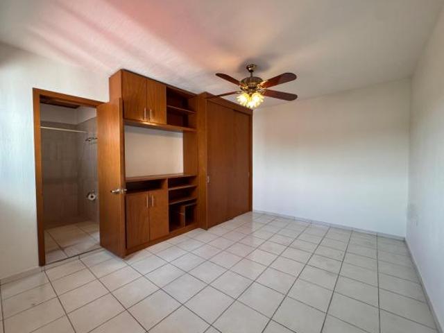 MUY BONITA CASA BIEN UBICADA