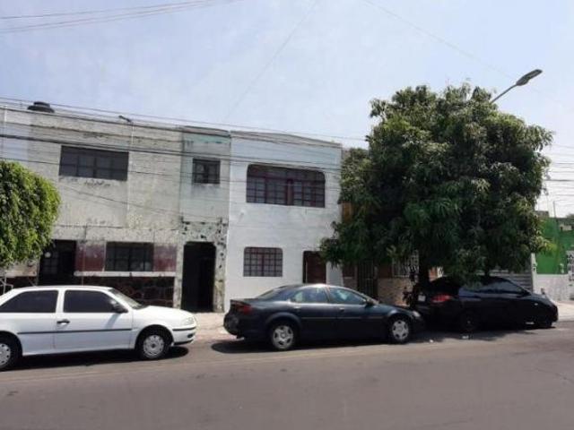 Bonita casa con excelente ubicacion zona Medrano