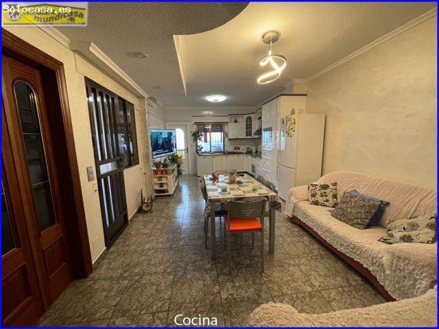Bonita casa con patio jardín en El Raal