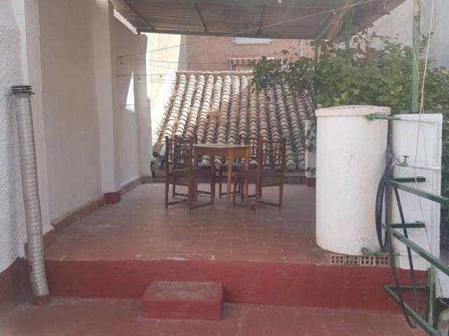 BONITA CASA DE 2 DORMITORIOS/AMUEBLADA/BAÑO/TERRAZA