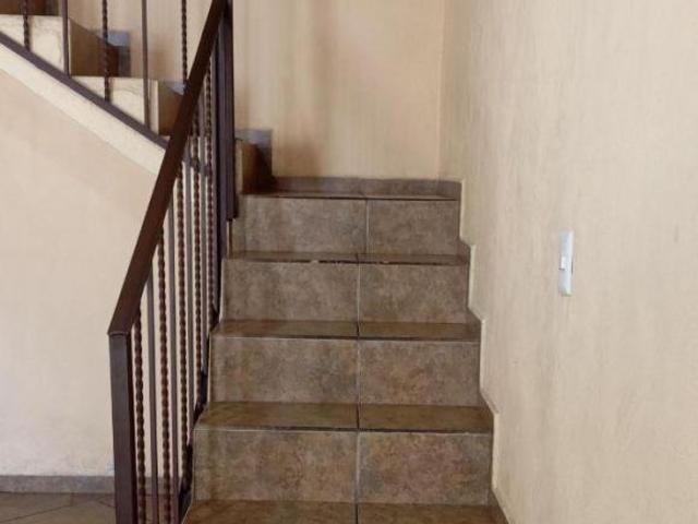 Bonita casa de 3 niveles, a unas calles de La Gustavo BAZ