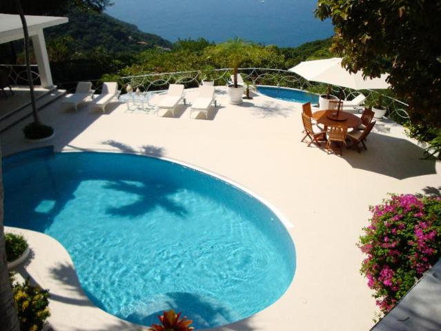 BONITA CASA DE 3 RECAMARAS EN LAS BRISAS ACAPULCO