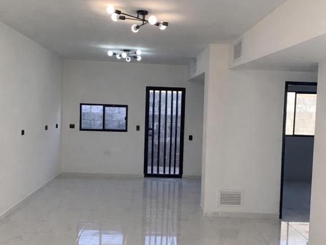 Casa en venta de un piso al norte de Chihuahua