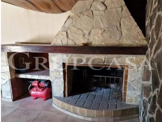 BONITA CASA DE CAMPO CON UNA HECTAREA DE TERRENO EN ALBATARREC