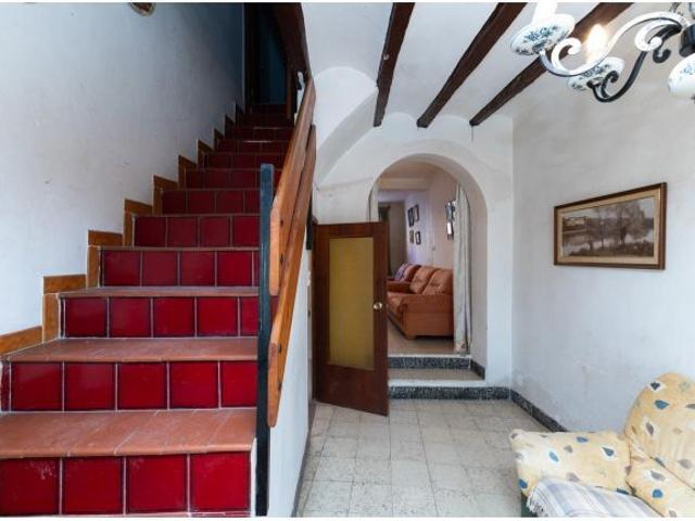BONITA CASA DE PUEBLO EN LA VALL DE ALMONACID
