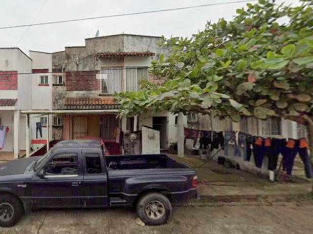 BONITA CASA DE RECUPERACION BANCARIA EN VERACRUZ FRACC. LAS OLAS