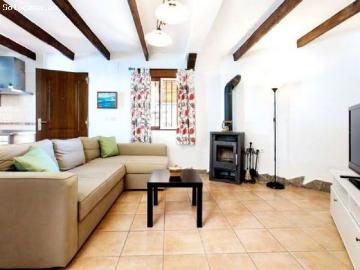 BONITA CASA EN TORROX. JLRU T1812