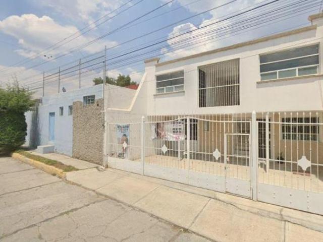 BONITA CASA EN UNA EXELENTE UBICACION CERCA DE ESCUELAS PARQUES HOSPITALES Y CENTROS COMERCIALES