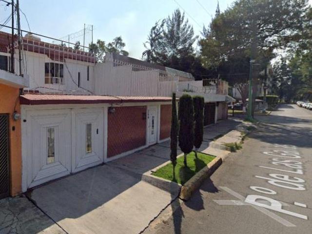 BONITA CASA EN UNA EXELENTE UBICACION CERCA DE ESCUELAS PARQUES Y HOSPITALES