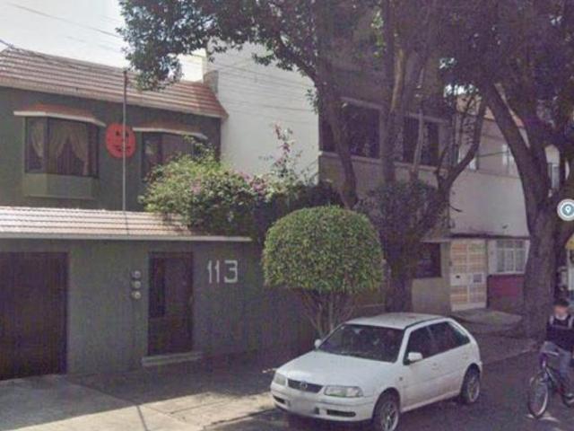 bonita casa en una exelente ubicacion cerca de escuelas parques y hospitales