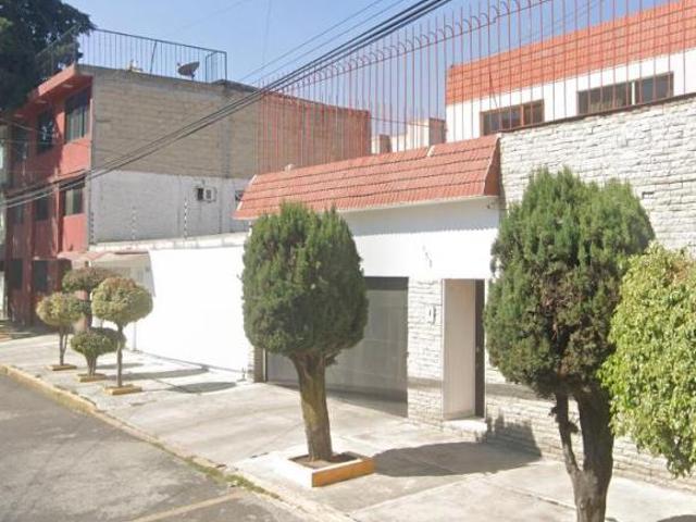 BONITA CASA EN UNA EXELENTE UBICACION CERCA DE ESCUELAS PARQUES Y HOSPITALES