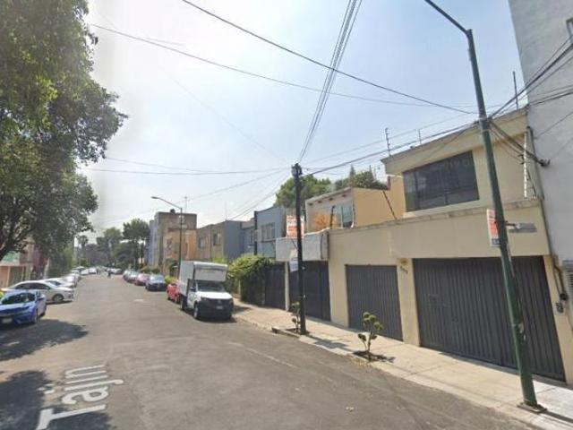 bonita casa en una exelente ubicacion cerca de escuelas parques y hospitalesl