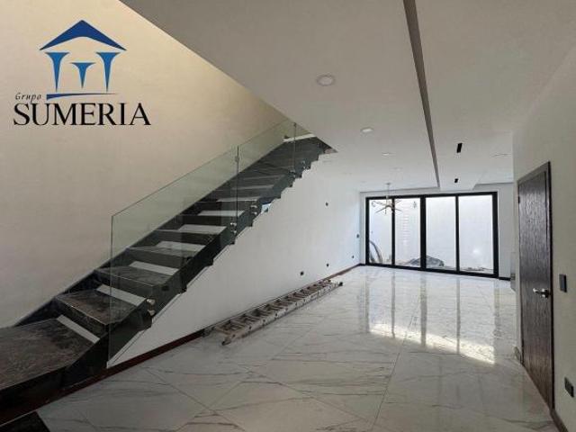 BONITA CASA EN VENTA CONDESA REJÓN I