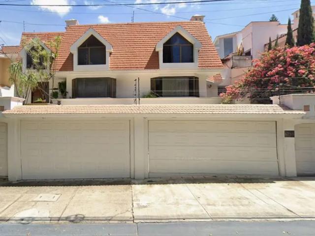 BONITA CASA EN VENTA EN ZAPOPAN, JALISCO