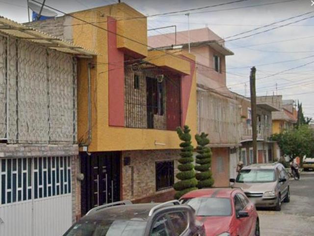 Bonita Casa En Venta En Col. Benito Juárez Nezahualcóyotl Cerca De Escuelas Parques y Hospitales