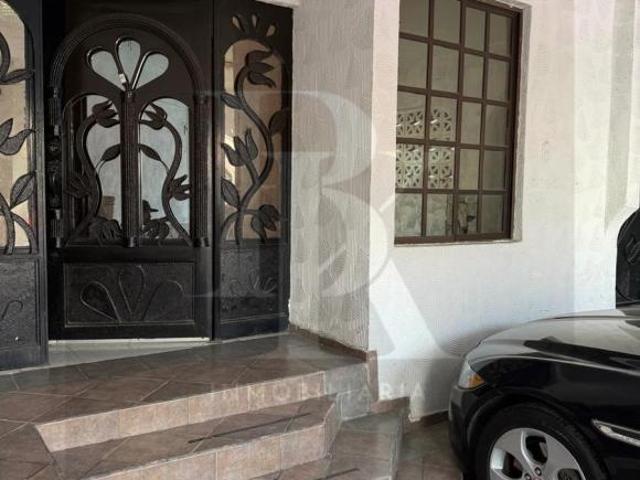 BONITA CASA EN BALCONES DE SANTO DOMINGO