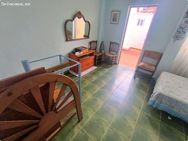 BONITA CASA EN BELLREGUARD CON PATIO Y TERRAZA
