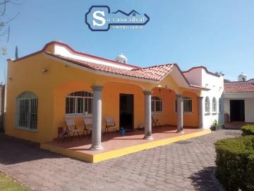 bonita casa en fraccionamiento