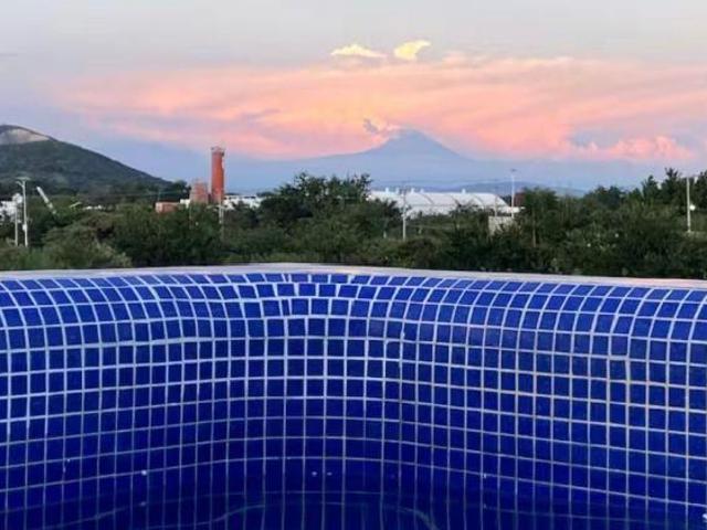 Bonita casa en fraccionamiento con seguridad en Tequesquitengo