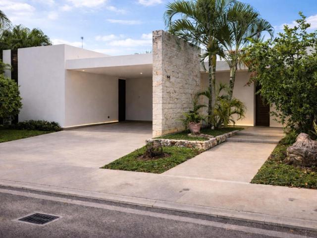 Bonita Casa en La Rejoyada Residencial Komchen
