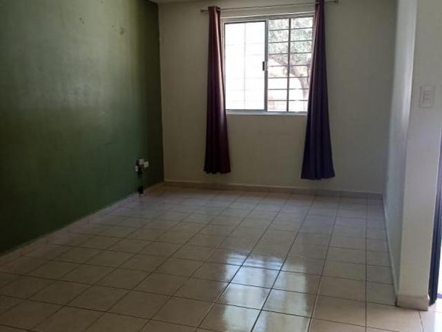 Bonita casa en mitras poniente