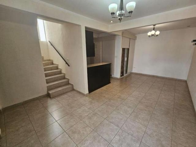 Bonita casa en privada fracc Gran hacienda cerca de la salida a cortazar
