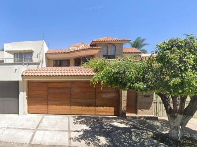 Casa de ensueño disponible en AV NOVELISTAS, Fraccionamiento Jardines Vallarta, Zapopan