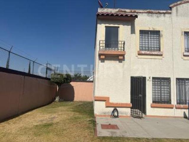 BONITA CASA EN RENTA EN VILLAS DEL REAL EN PRIVADA Y EN ESQUINA