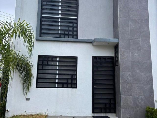 ✨ ¡BONITA CASA EN RENTA EN COLINAS DE SAN PATRICIO! ✨