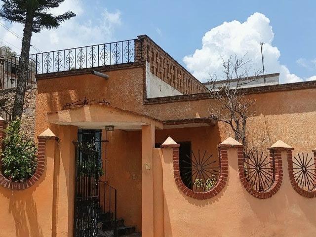 BONITA CASA EN RENTA EN MARFIL